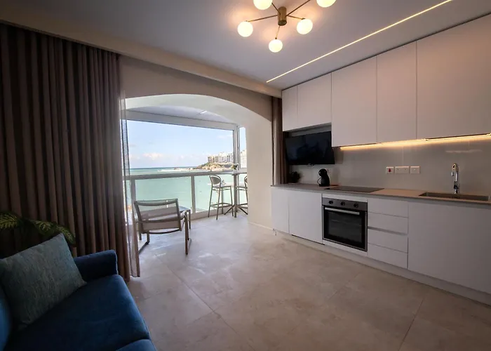 Electra Residence - Luxury Central Beach View Studio Apartment